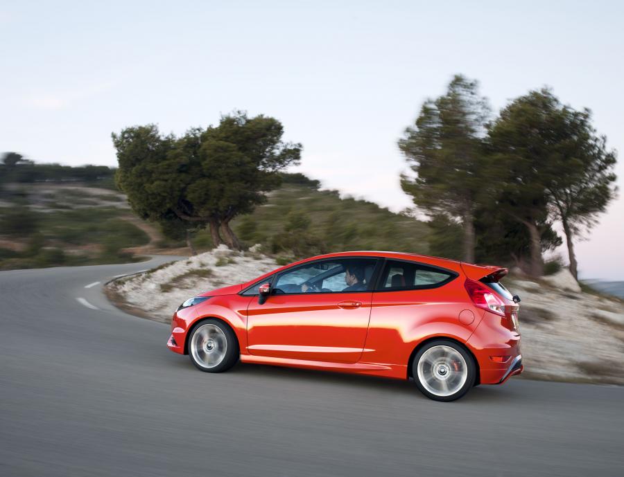  Ford Fiesta ST 2012 года  (фото 8 из 13)